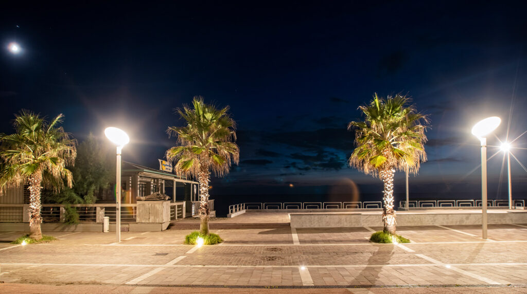Marina di Cecina Livorno Vista del viale a mare al tramonto