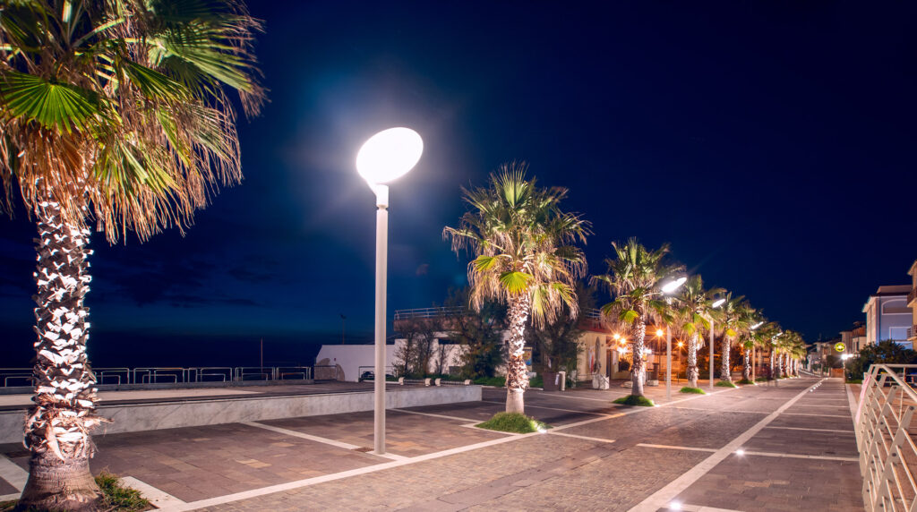 Marina di Cecina Livorno Vista del viale a mare al tramonto